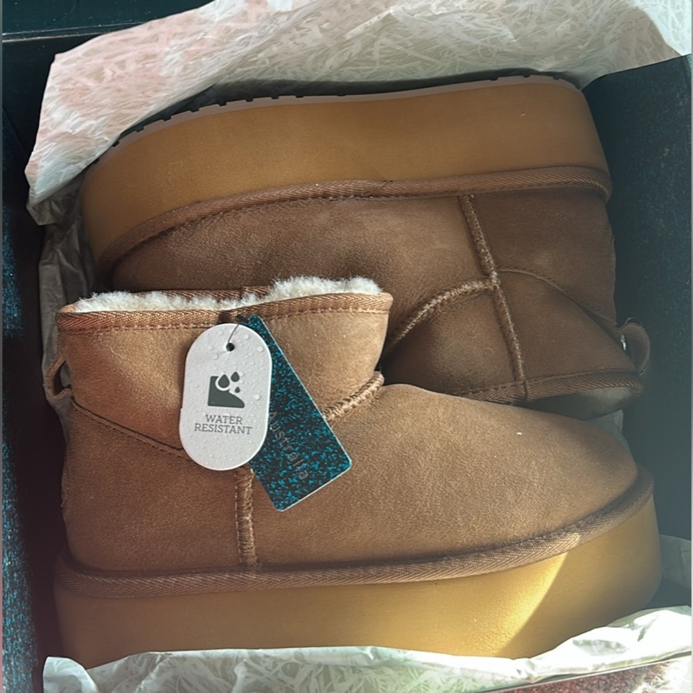 BNIB Emu Australia Micro Stinger Flatform Boots